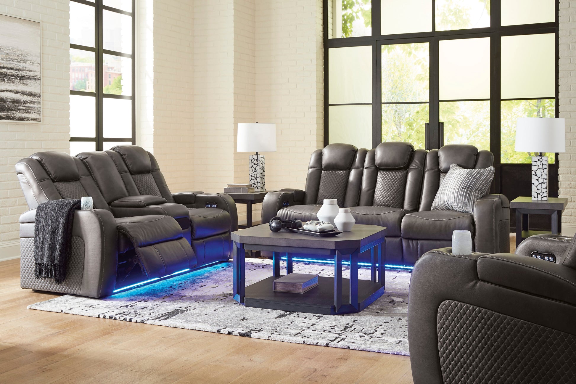 Fyne-Dyme living room collection in Shadow