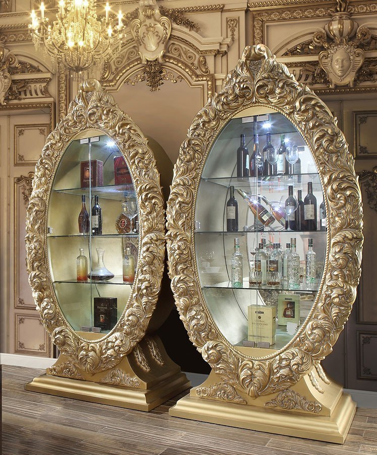 Seville Curio