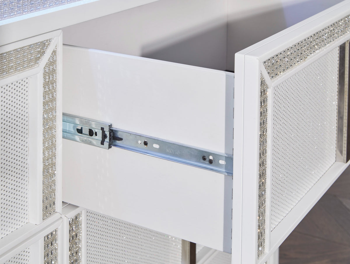 Chalanna dresser drawer glide detail, Ashley B822-31
