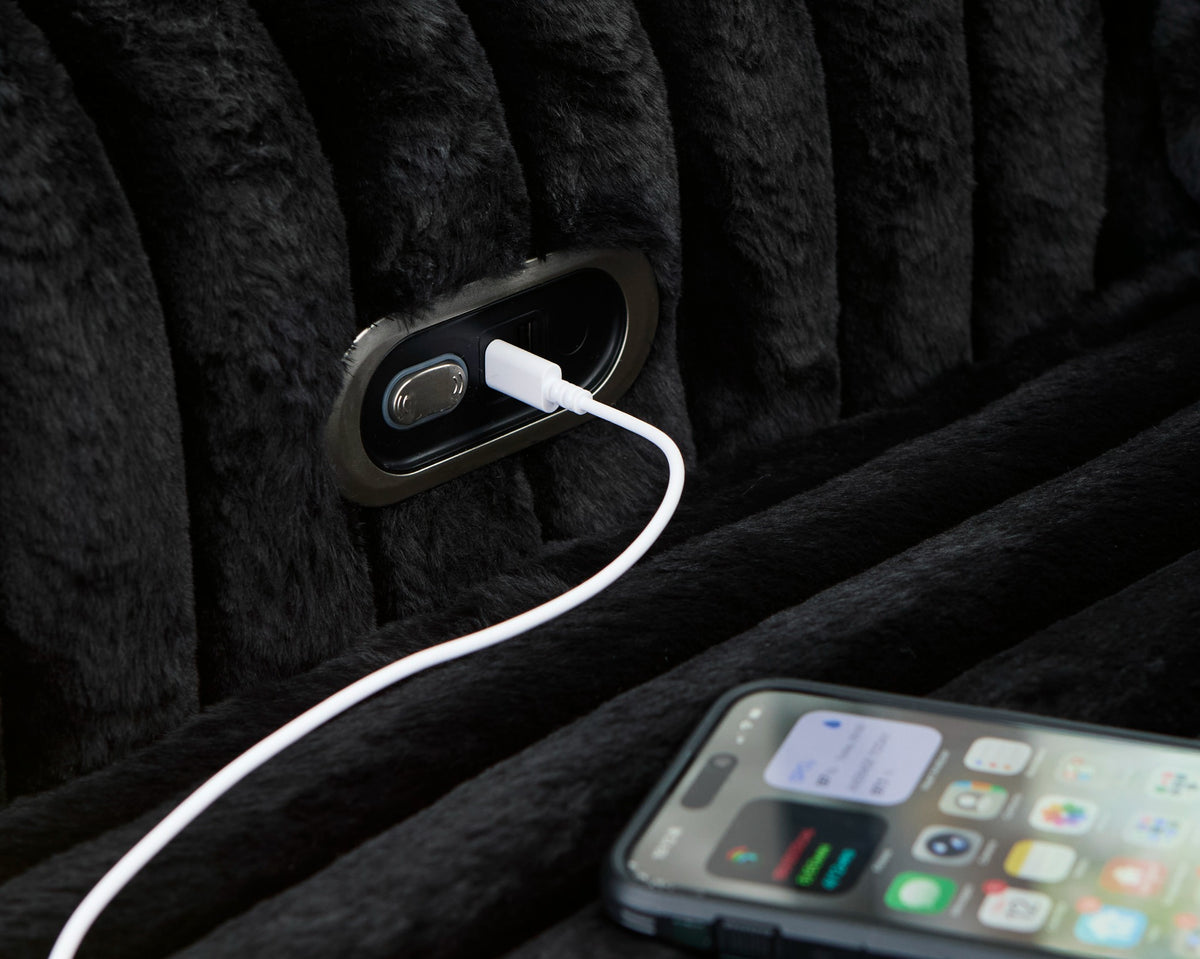 Chalmers Onyx power controls with USB-A and USB-C charging