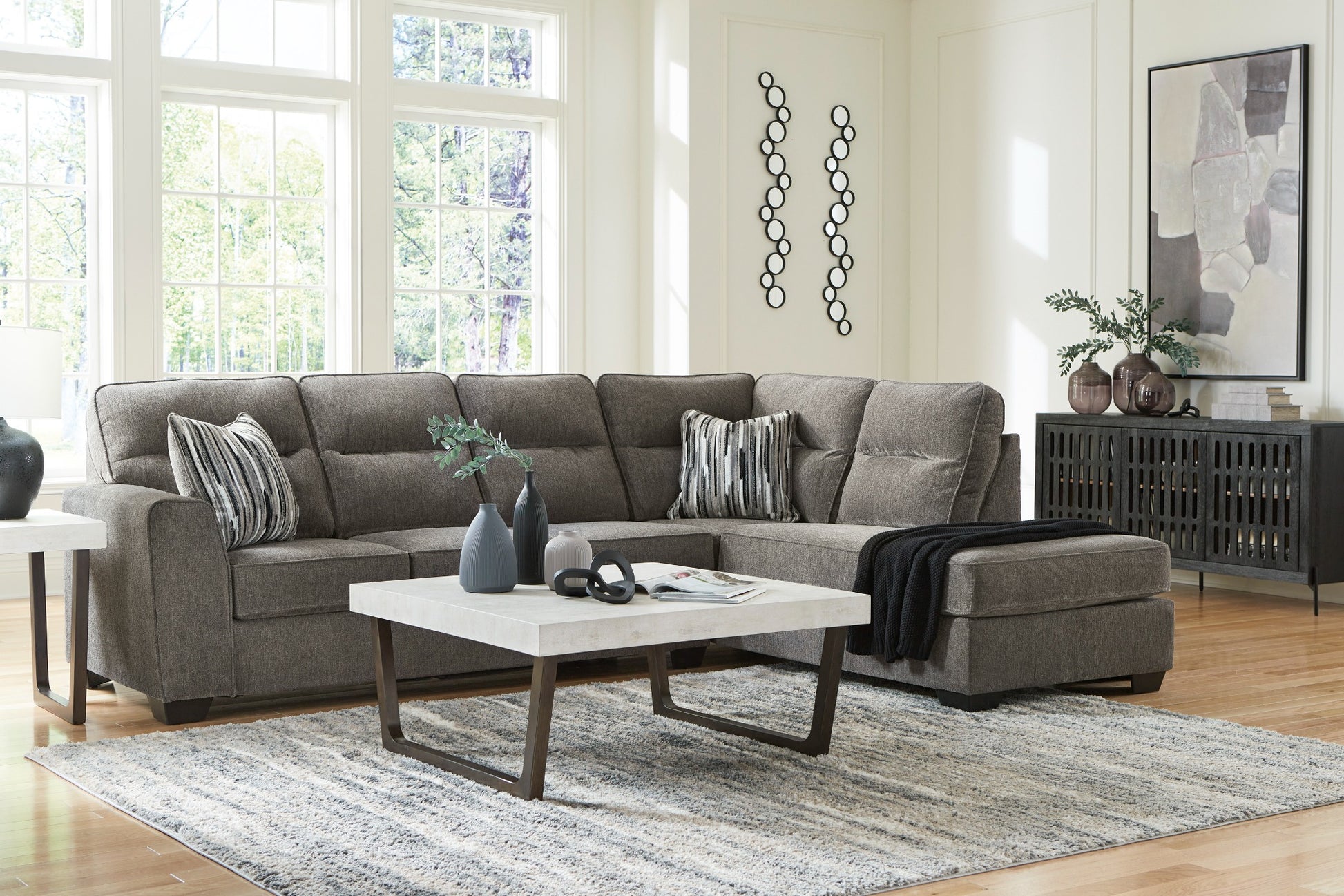 Olten sectional in Graphite with right chaise